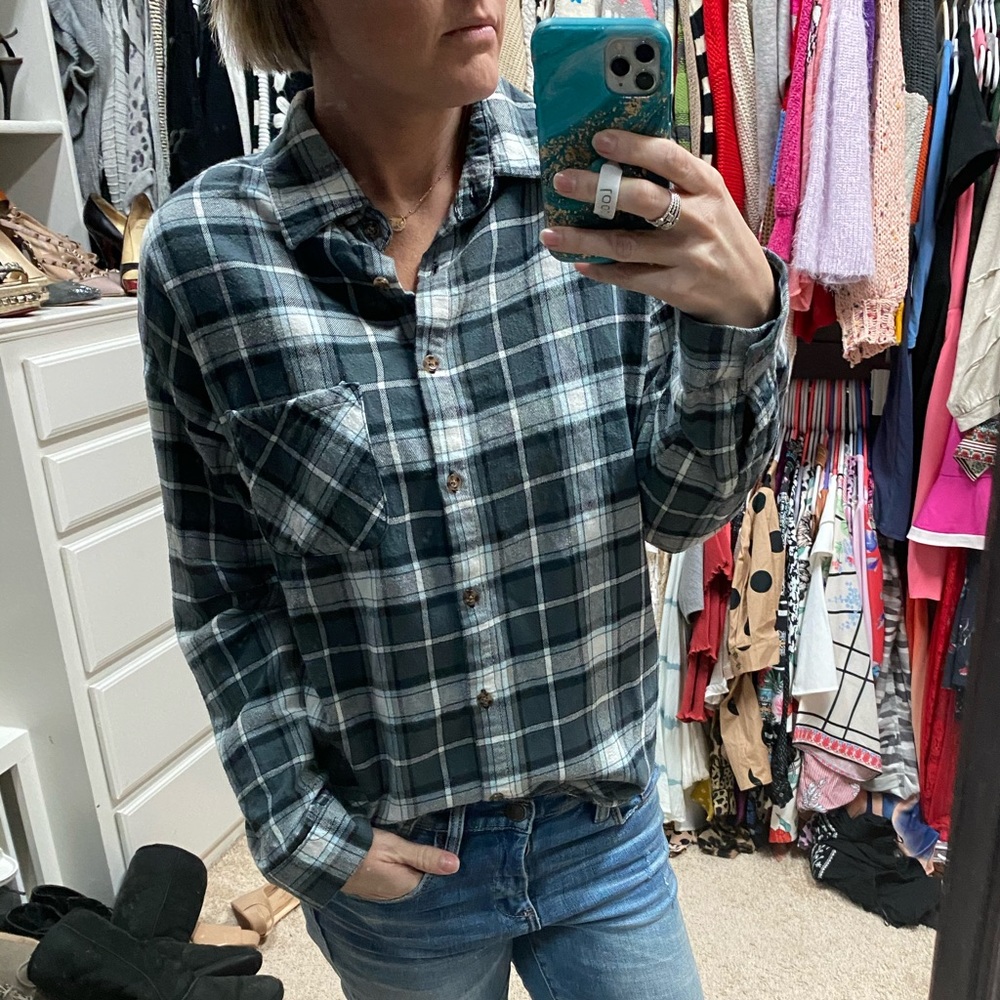 Brandy Melville gray and blue plaid flannel
